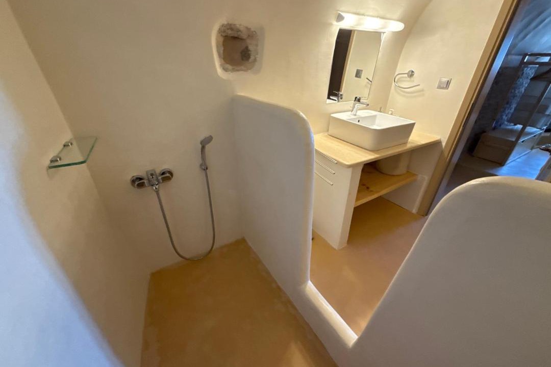 Photo of Bathroom in Omales