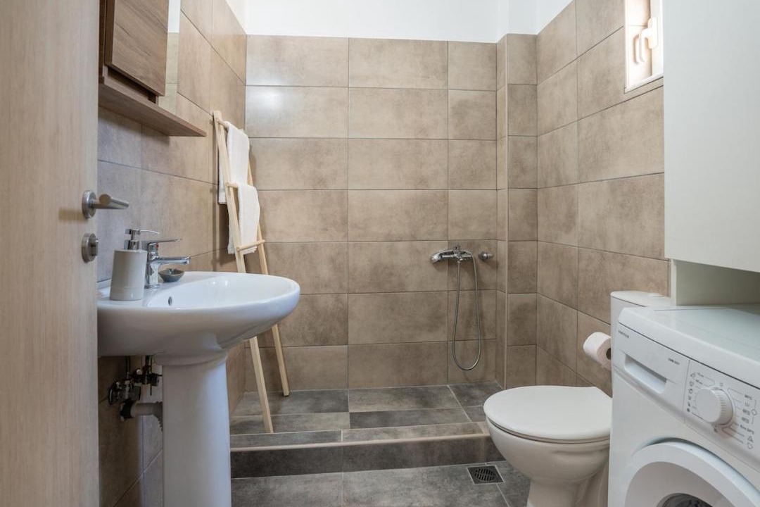 Photo of Bathroom in Keratsini-Drapetsona