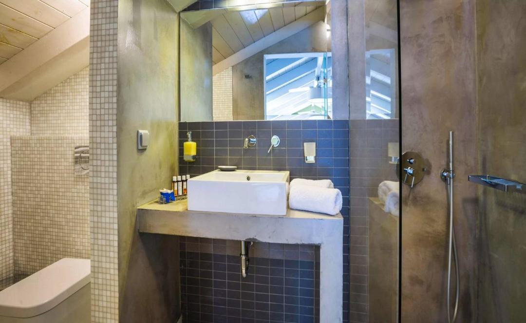 Photo of Bathroom in Frourion