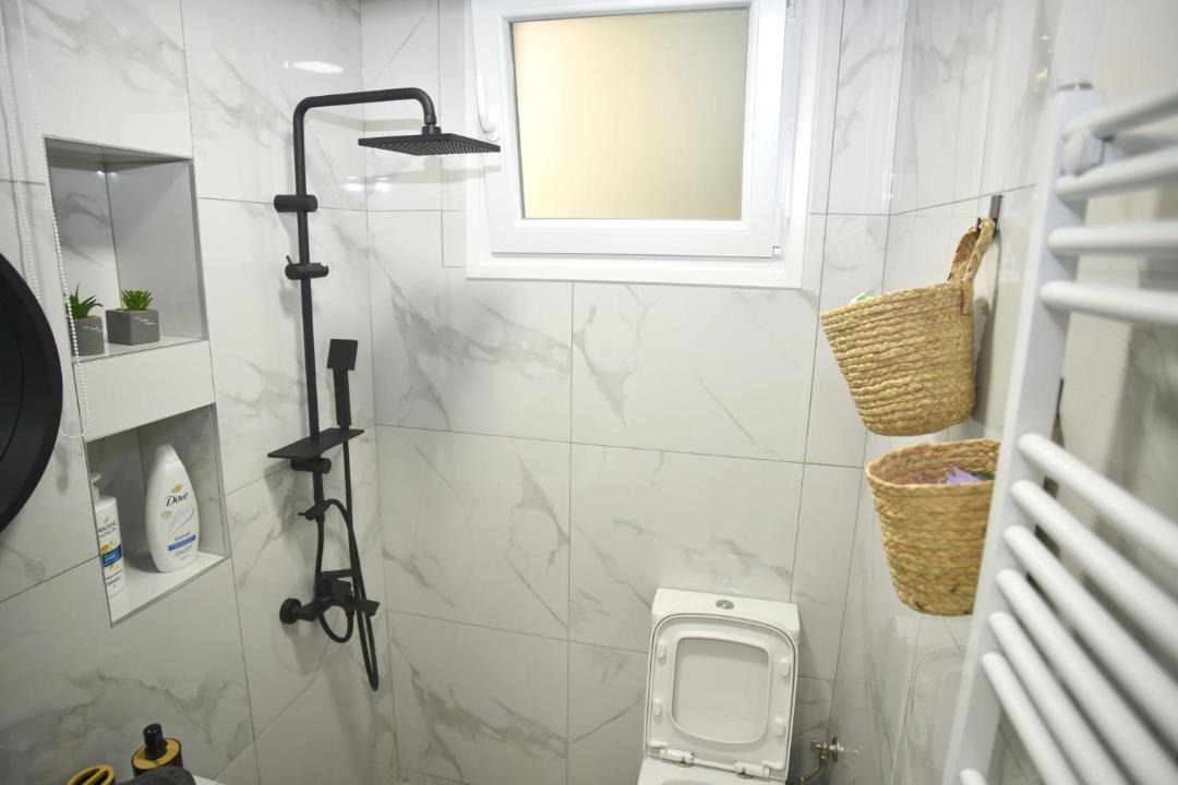 Photo of Bathroom in Drama