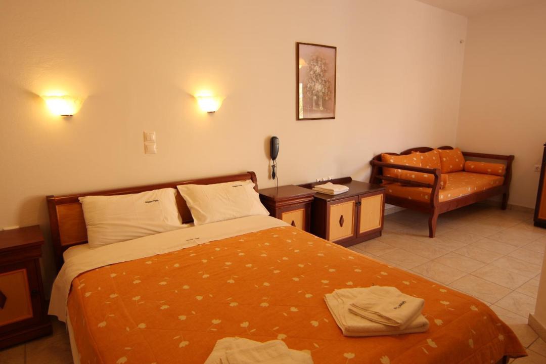 Photo of Bedroom in Schinoussa Town