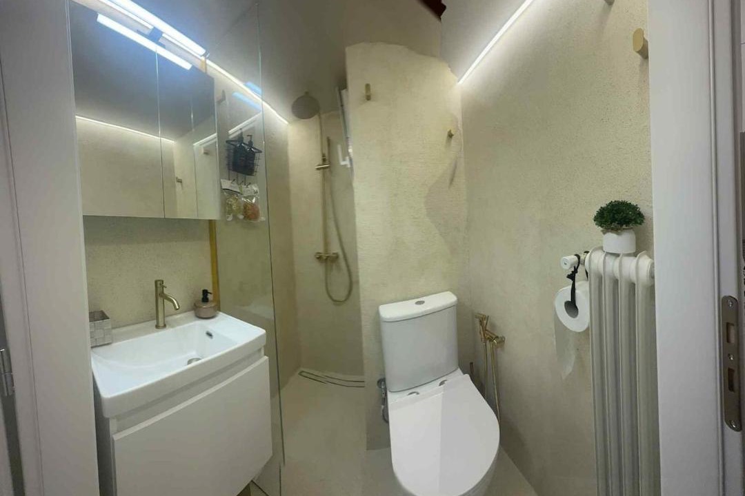 Photo of Bathroom in Petroupoli