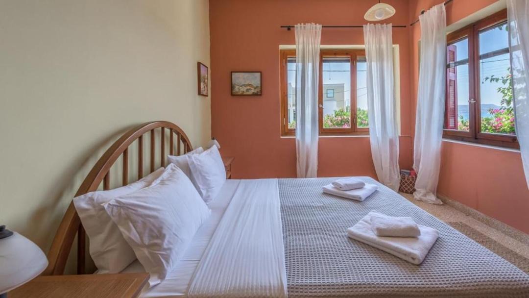Photo of Bedroom in Adamas
