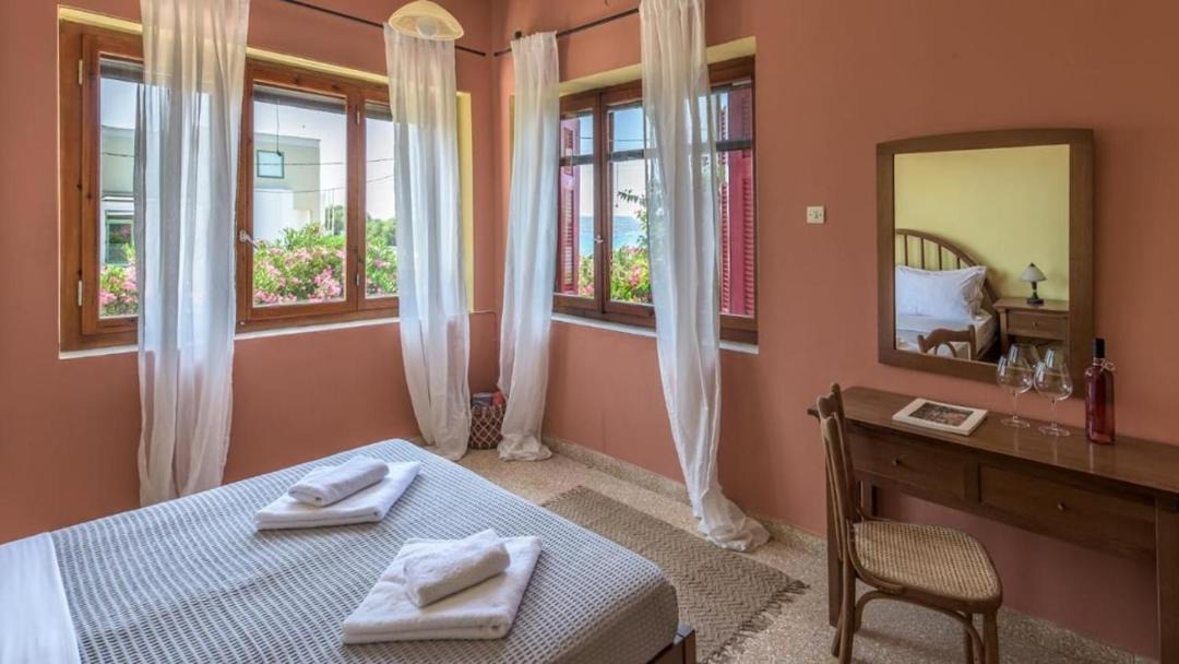 Photo of Bedroom in Adamas