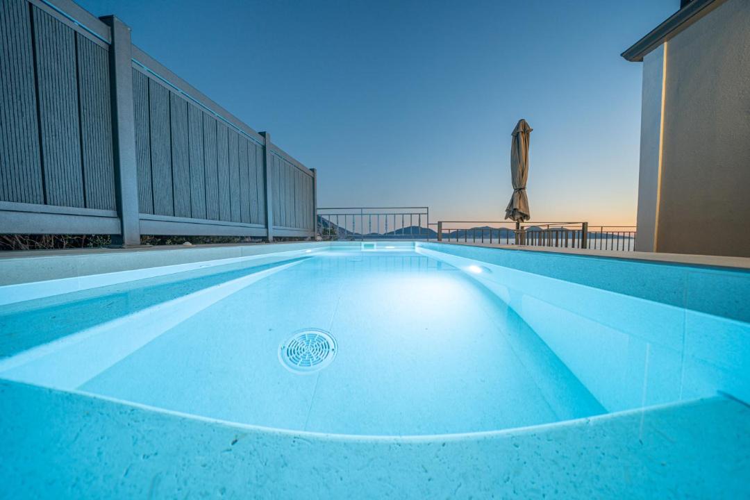 Photo of Others in Frourion
