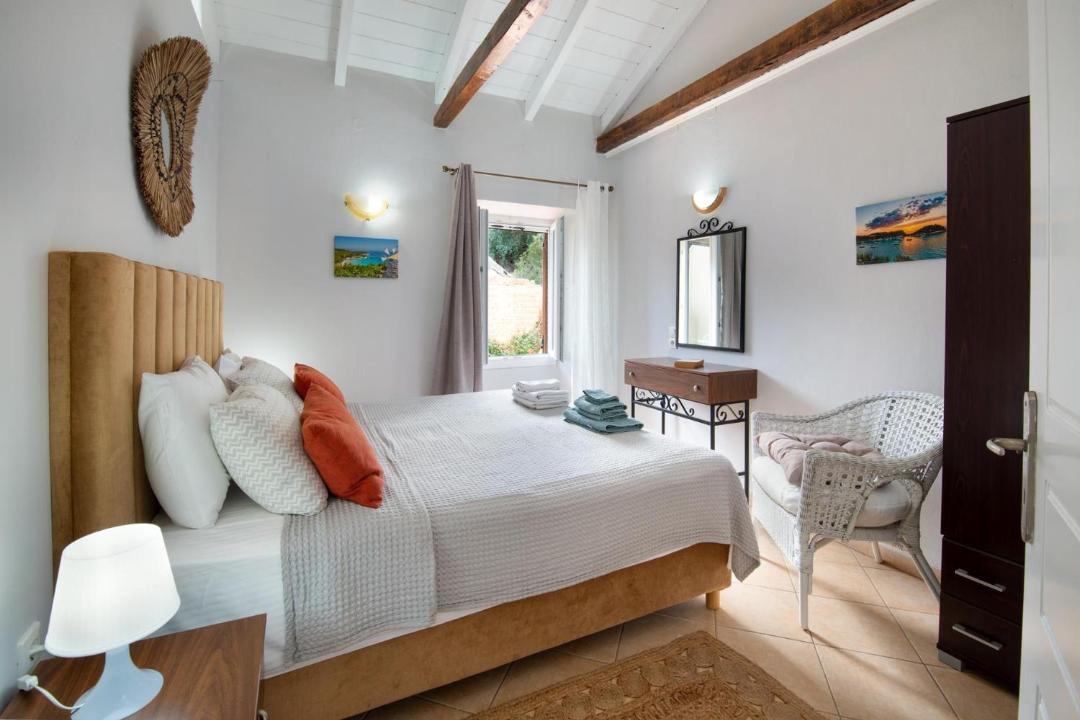 Photo of Bedroom in Longos