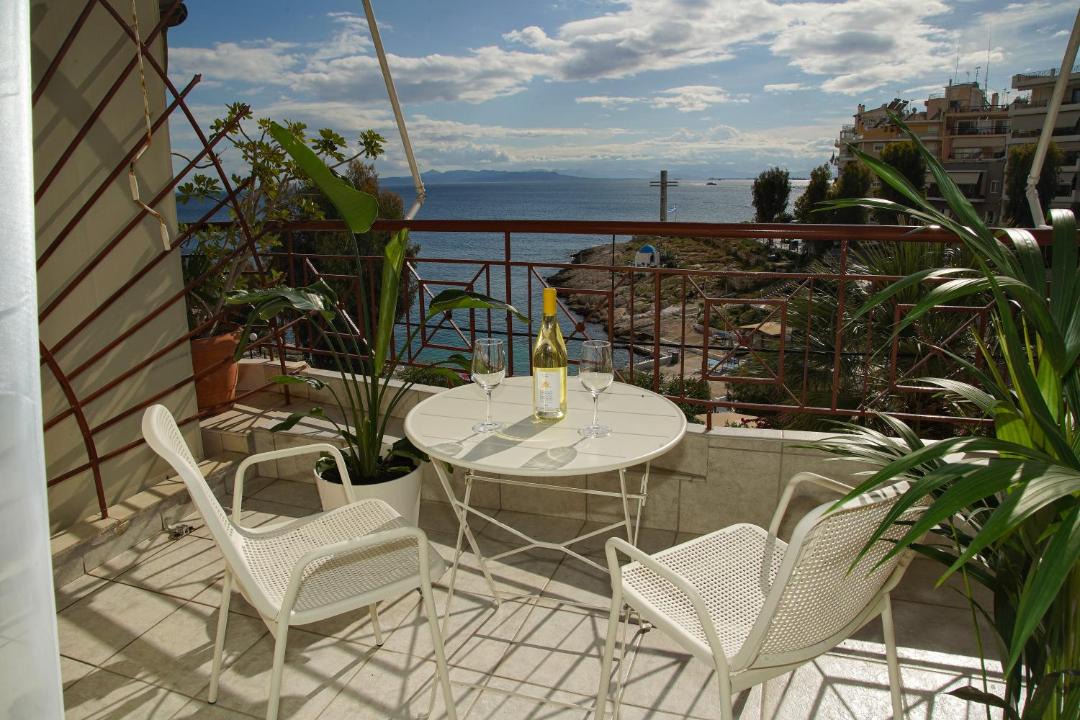 Photo of Patio Balcony in Peiraiki