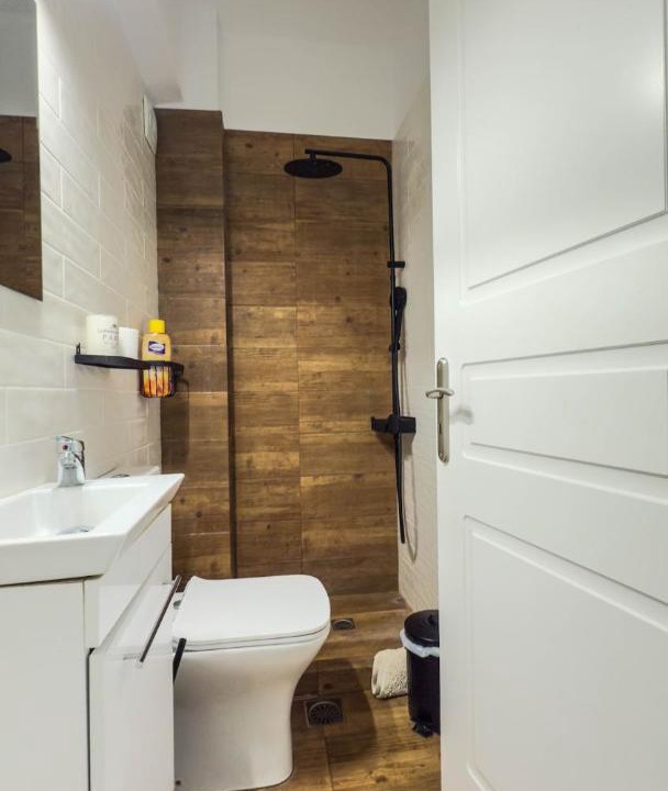 Photo of Bathroom in Amarousion