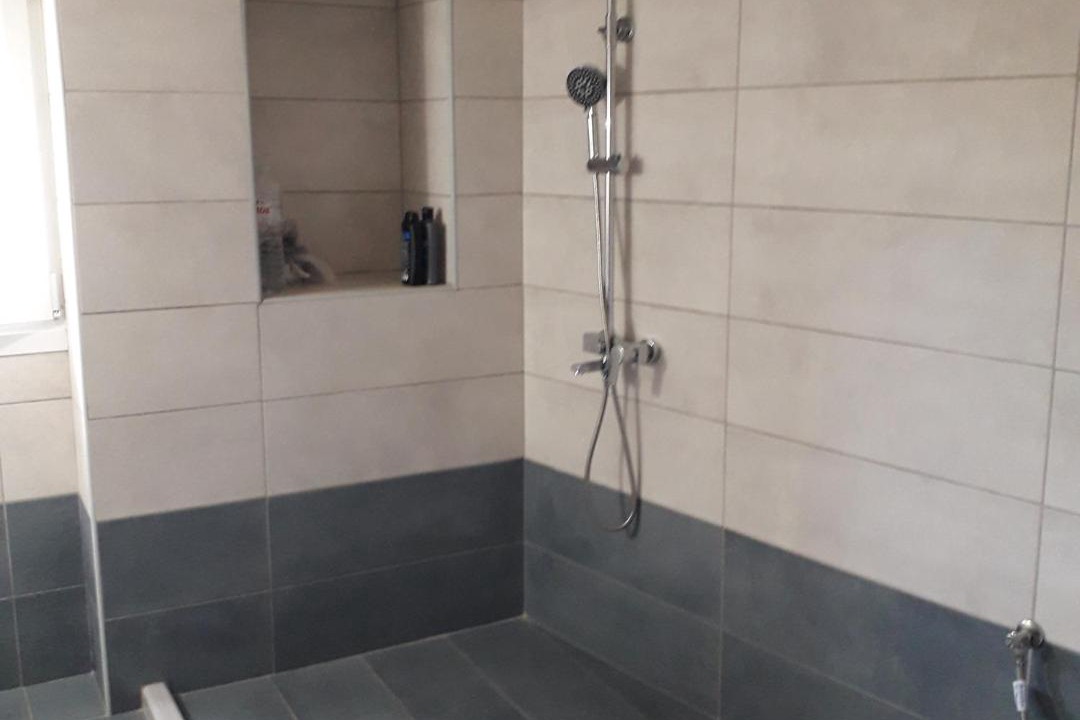 Photo of Bathroom in Petaleia