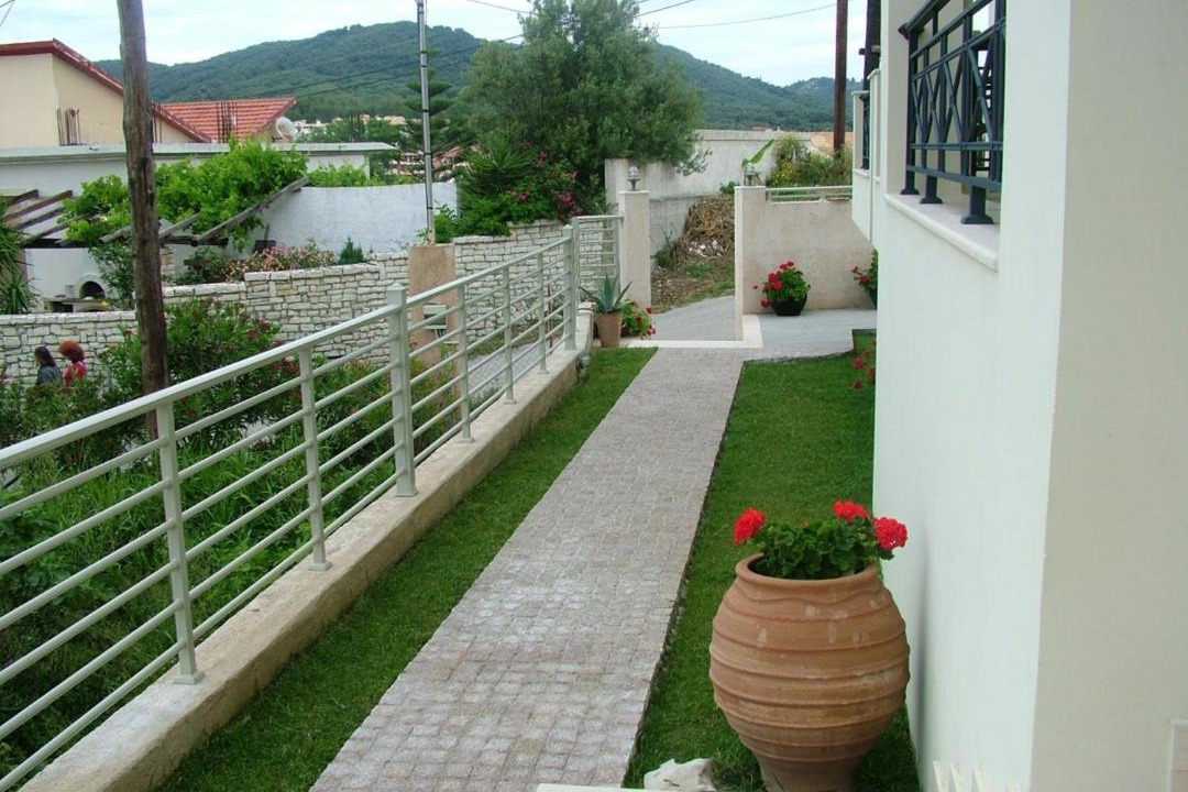 Photo of Patio Balcony in Agios Stefanos Avliotes