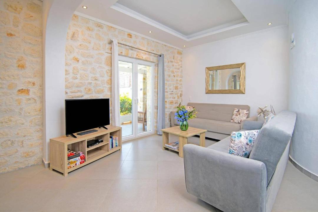 Photo of Livingroom in Petaleia