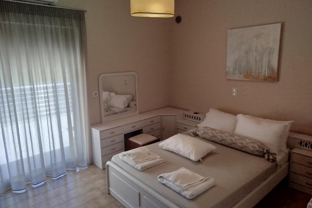 Photo of Bedroom in Skines