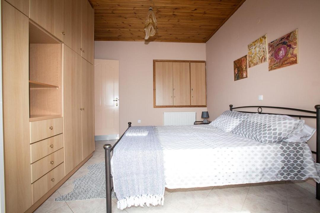Photo of Bedroom in Parisata