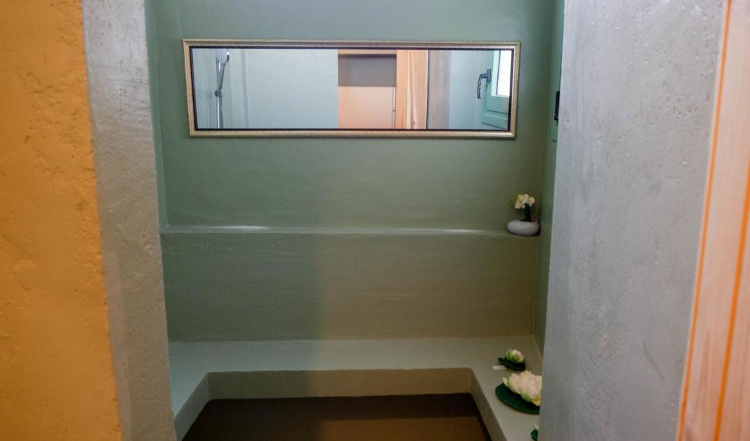 Photo of Bathroom in Kerameikos