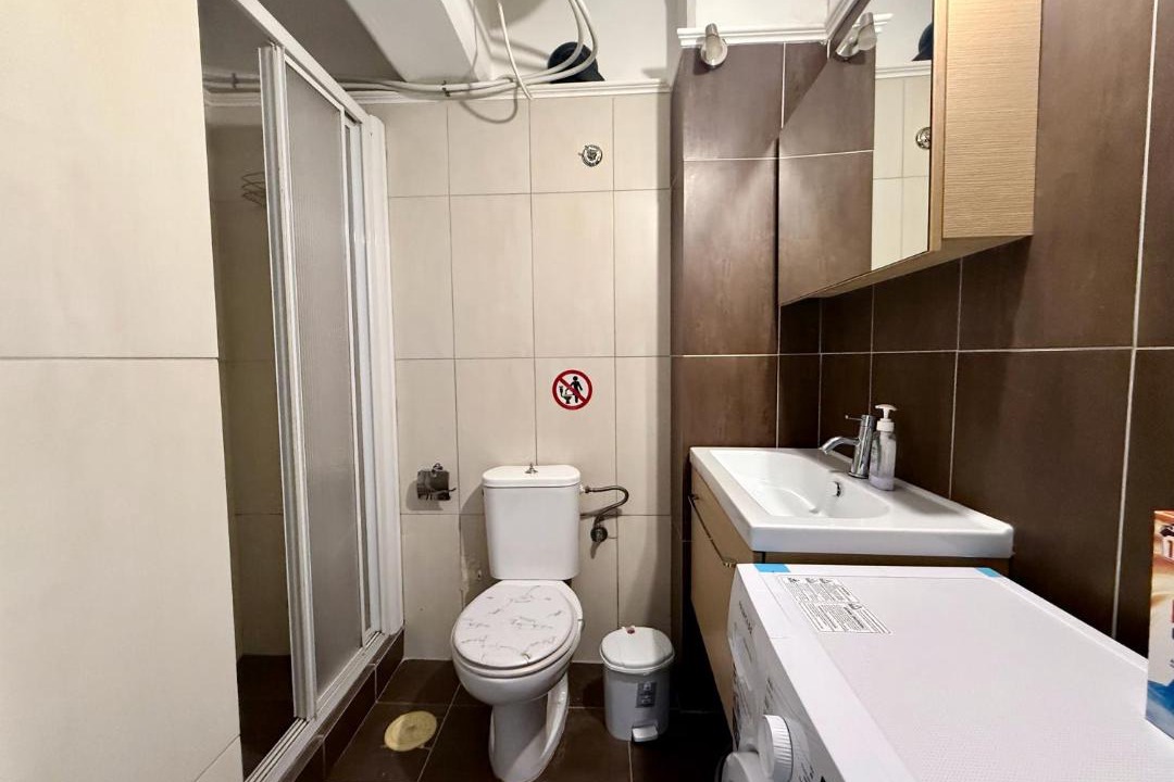 Photo of Bathroom in Alimos
