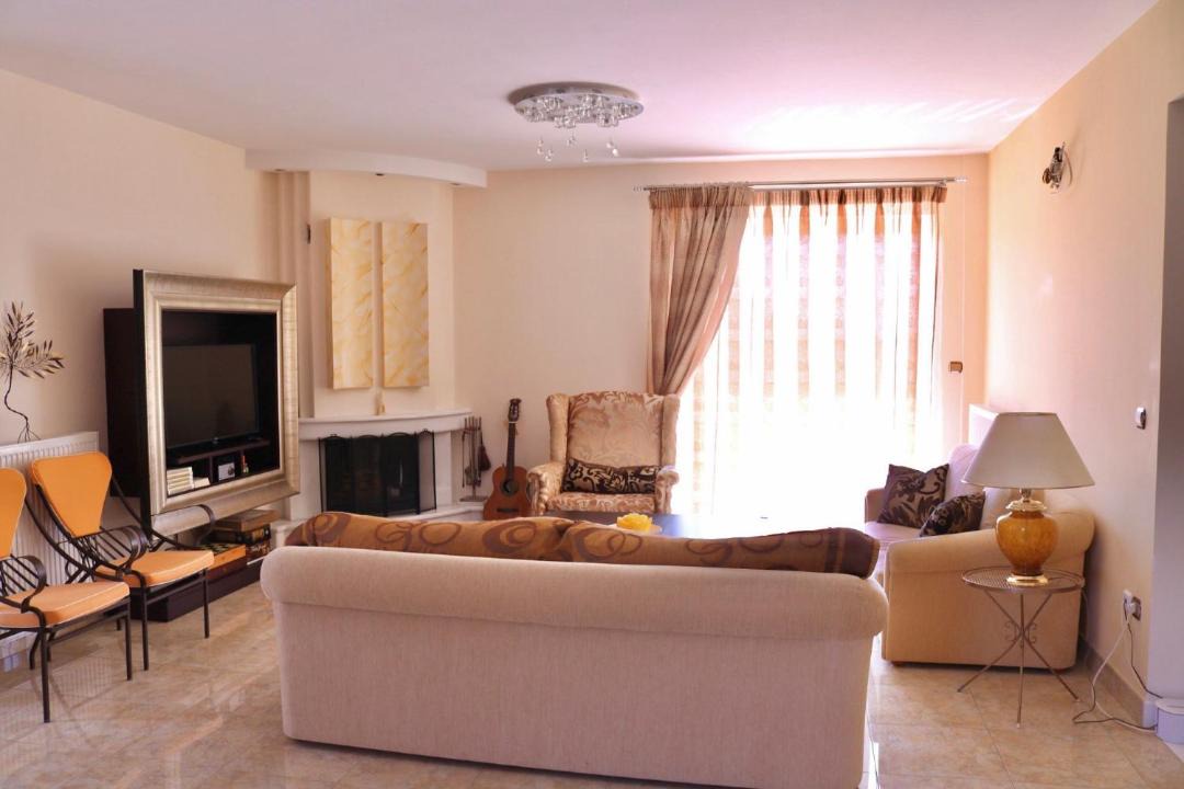Photo of Livingroom in Lavreotiki