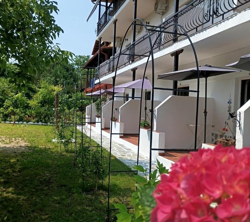 Photo of Others in Paralia Skotinis