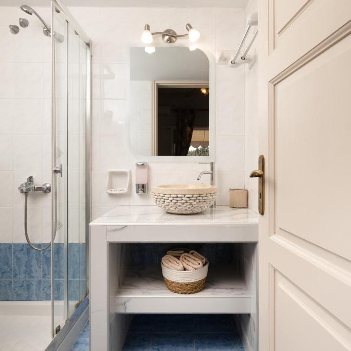 Photo of Bathroom in Fiskardo