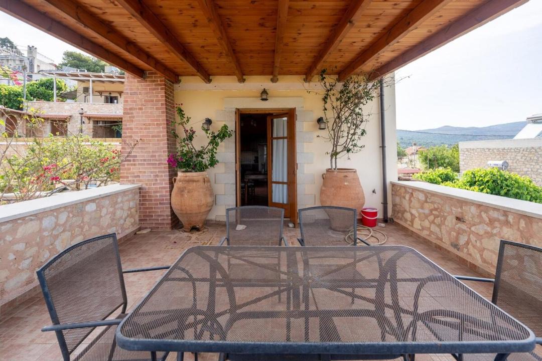 Photo of Patio Balcony in Makhairoi