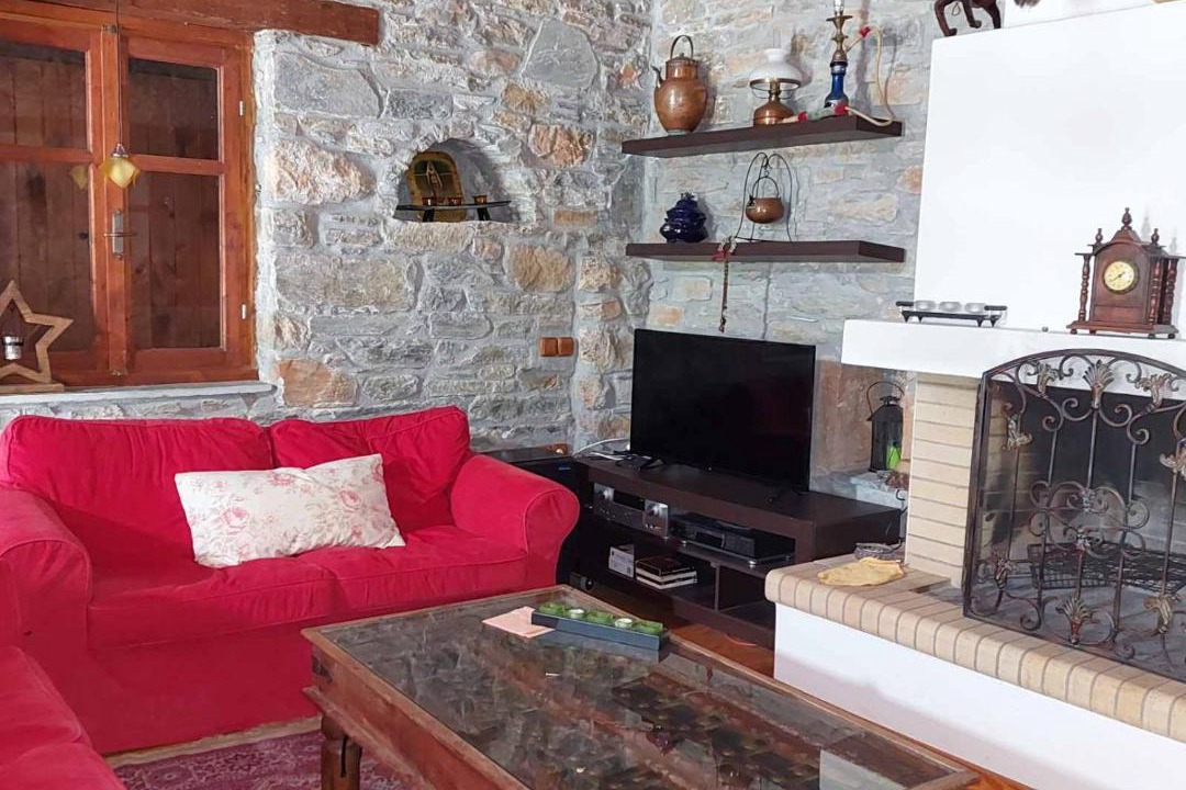 Photo of Livingroom in Steni Dirfyos