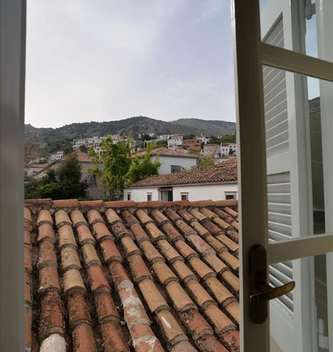 Photo of Others in Hydra