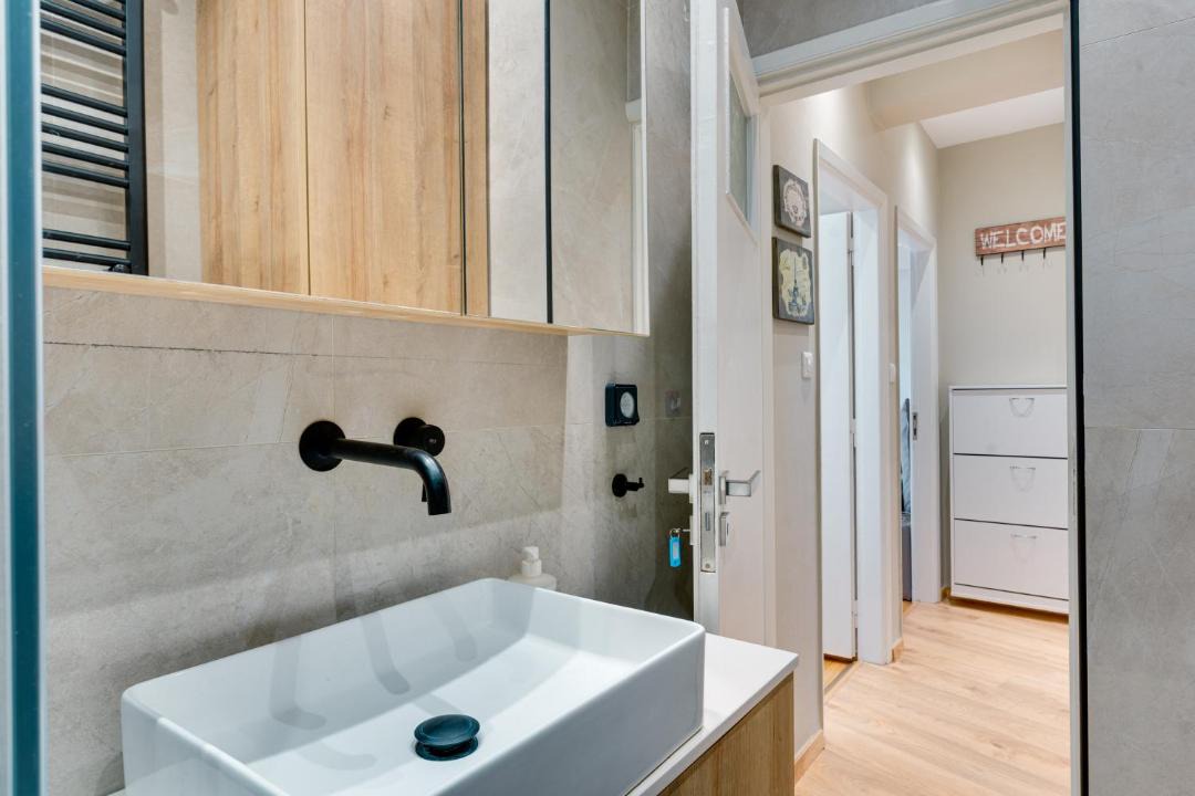 Photo of Bathroom in Alimos