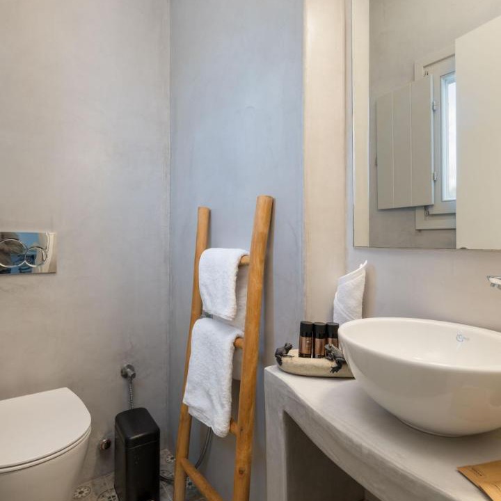 Photo of Bathroom in Aliki