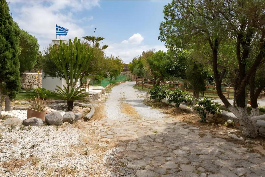 Photo of Others in Milos