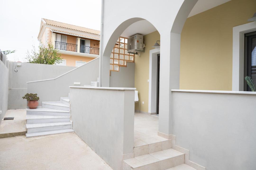 Photo of Patio Balcony in Petriti