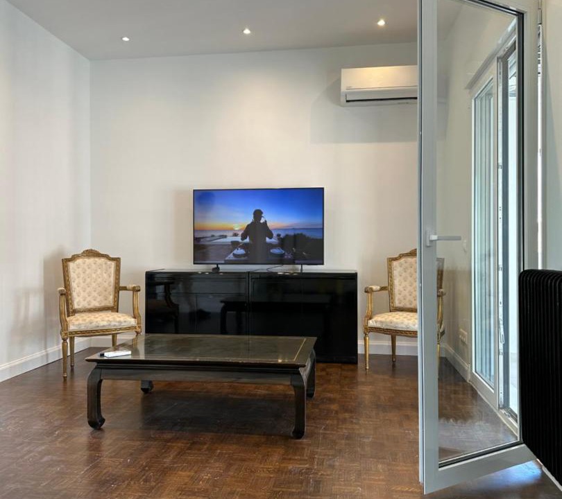 Photo of Livingroom in Exarhia