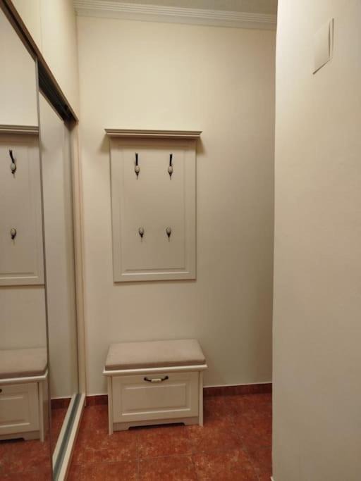 Photo of Bathroom in Drama