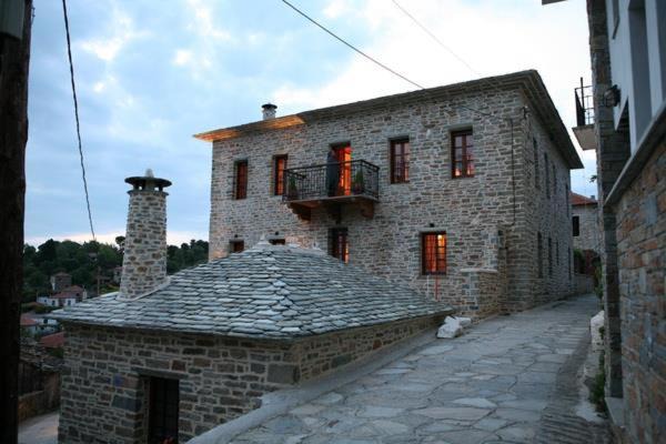 Photo of Buildings in Lafkos
