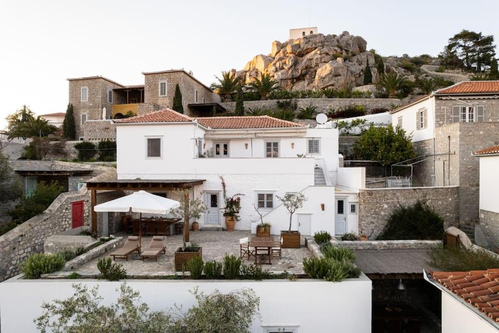 Photo of Others in Hydra