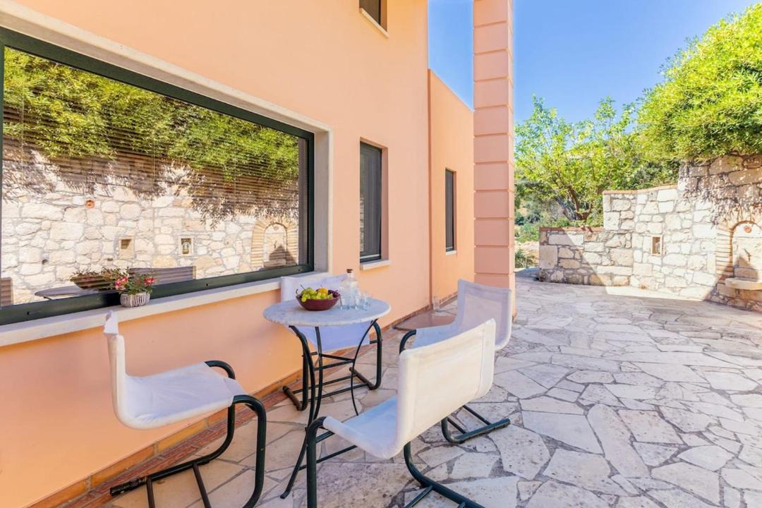 Photo of Patio Balcony in Linoperamata