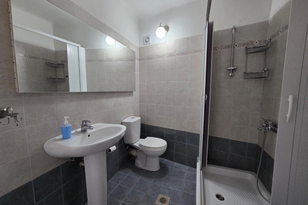 Photo of Bathroom in Kini
