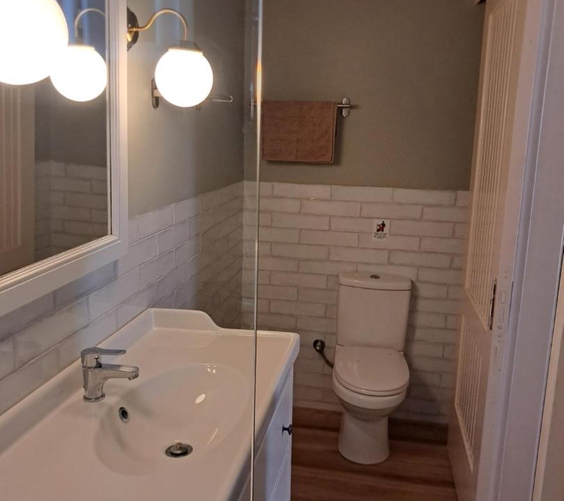 Photo of Bathroom in Frourion