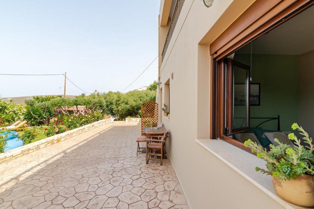 Photo of Patio Balcony in Vathianos Kampos