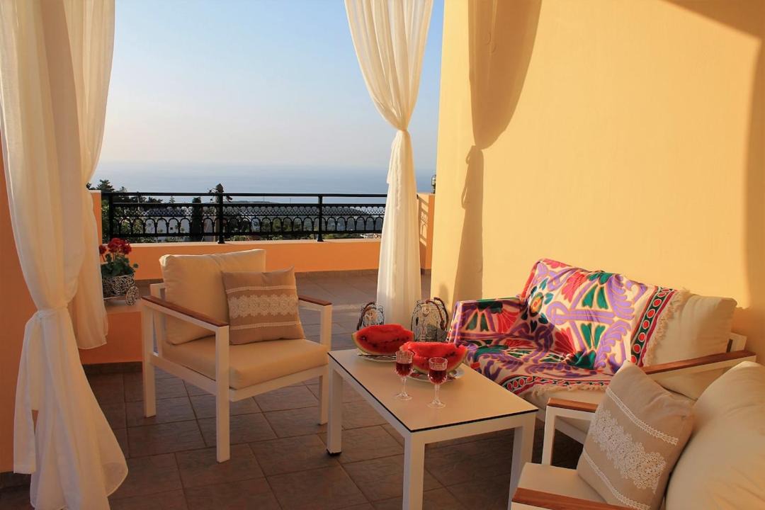 Photo of Patio Balcony in Roussospiti