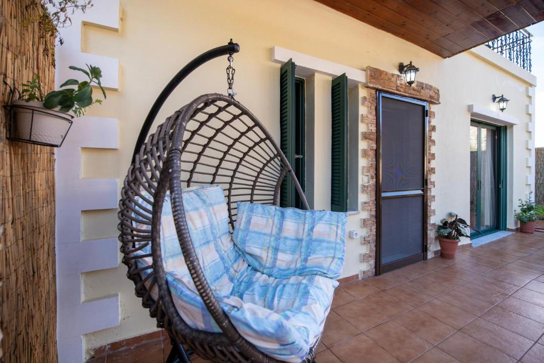 Photo of Patio Balcony in Theriso