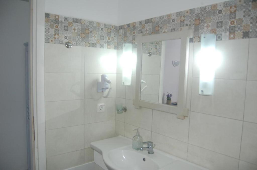 Photo of Bathroom in Kamari