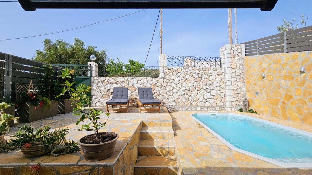 Photo of Others in Frourion