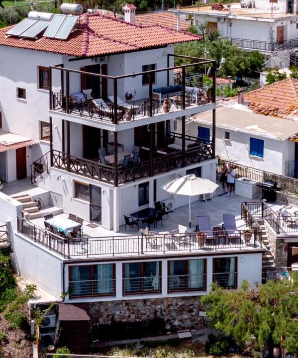 Photo of Others in Aristotelis