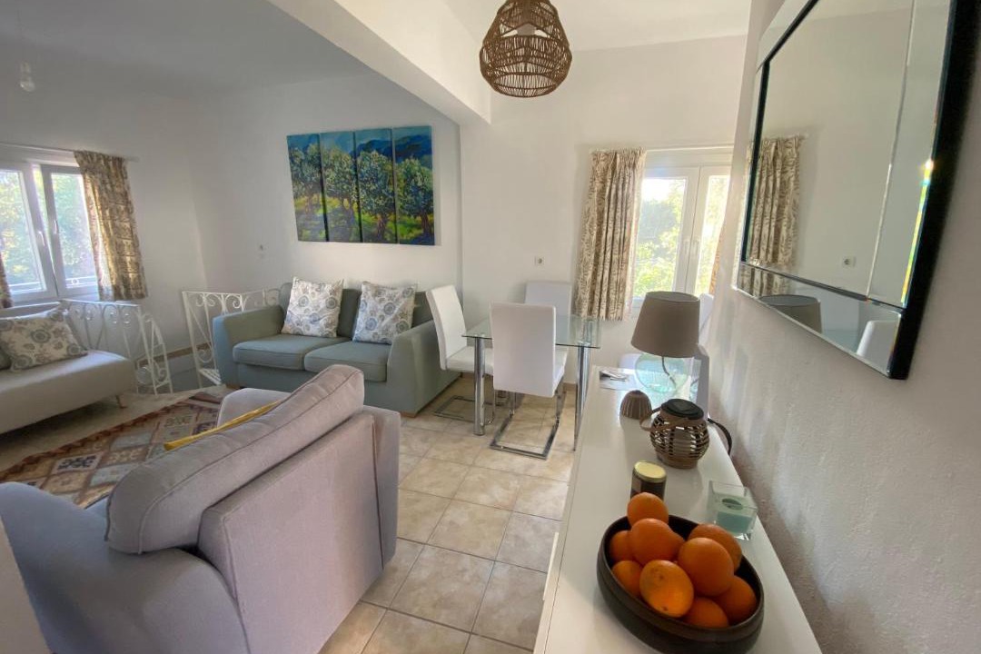 Photo of Livingroom in Petaleia