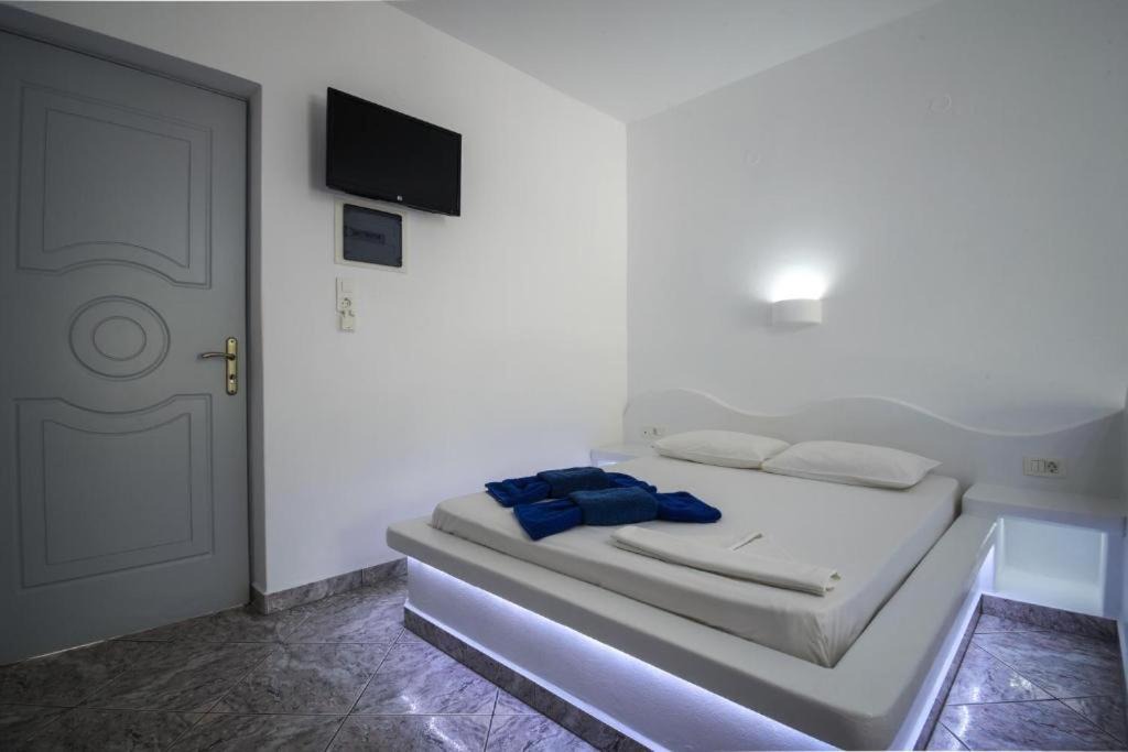 Photo of Bedroom in Adamas