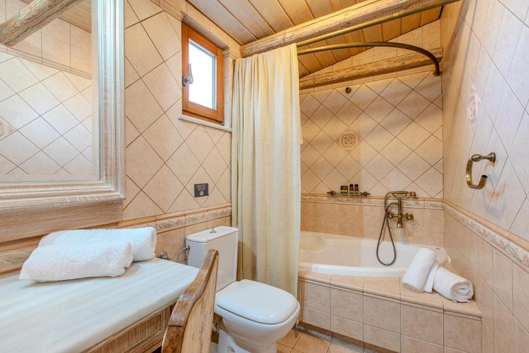 Photo of Bathroom in Platanias Town