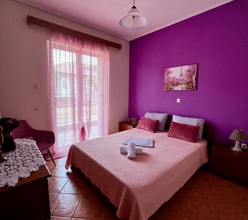 Photo of Bedroom in Karyes
