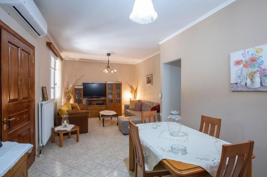 Photo of Livingroom in Sivota
