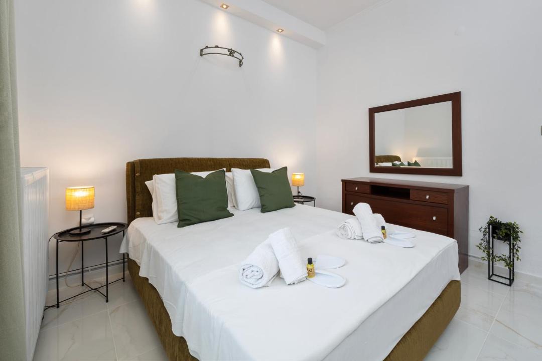 Photo of Bedroom in Ipsos