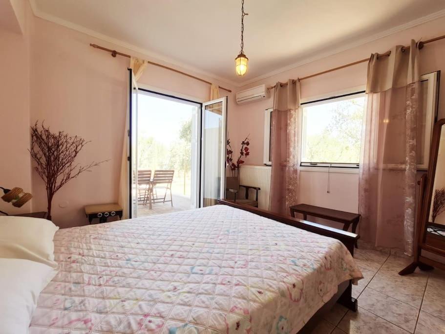 Photo of Bedroom in Lithakia