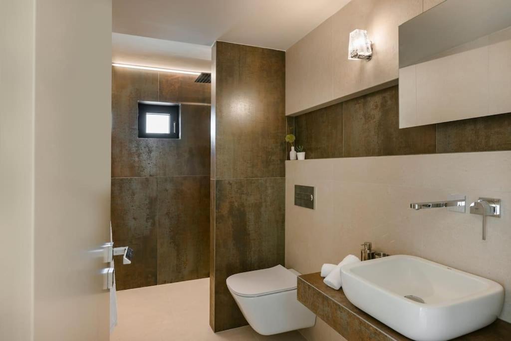 Photo of Bathroom in Zola